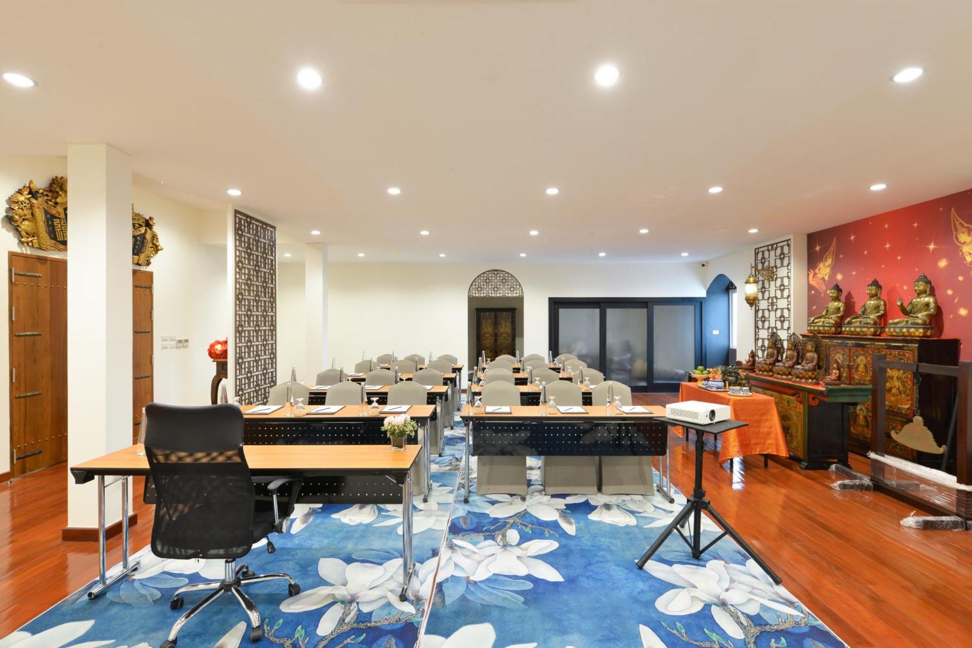 Villa De Pranakorn Bangkok Exterior foto Meeting room